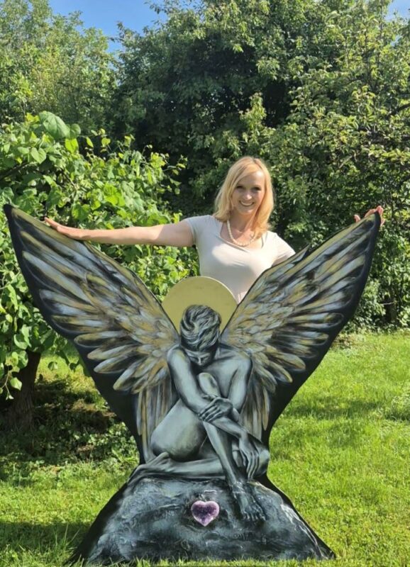 Sabina Dobršek Mladkovič, umetnica, slikarka in oblikovalka nakita s posebno energijo