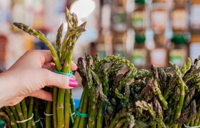 Šparglji: pomladni dar narave, ki prečisti telo in prebudi energijo